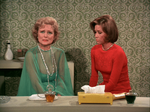Sue Ann (Betty White) breaks down after Mary (Mary Tyler Moore) reveals the truth about Sue Ann's new boyfriend.